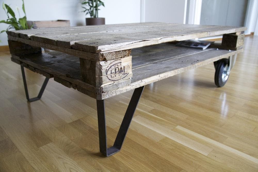 Dale una segunda oportunidad a los palets de madera con geniales ideas ¡Puedes hacer una mesa!