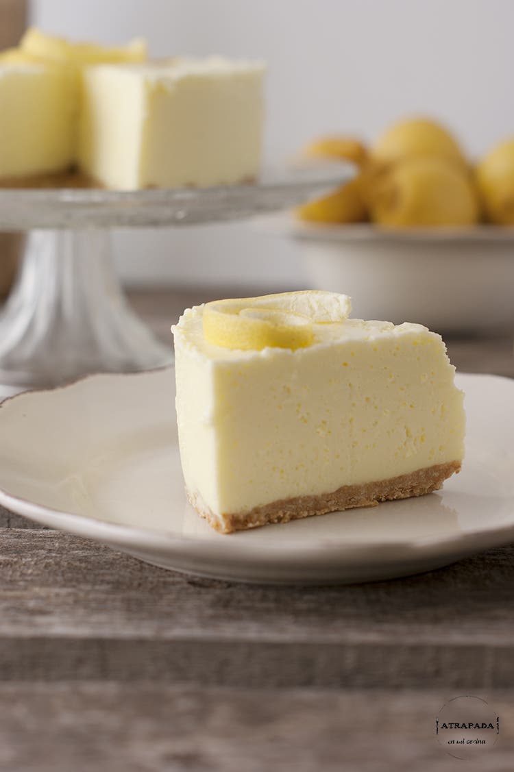¿Te gusta la tarta de limón? Si quieres hacerla de forma fácil y sin horno, esta te gustará