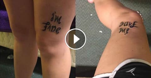 Enseña el nuevo tatuaje para concienciar sobre su enfermedad mental: «Estoy bien / Sálvame»