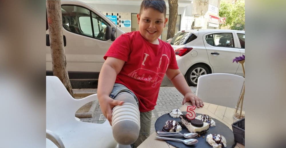 A los 8 años «le dijo adiós a su pierna» y se convirtió en el niño más valiente del mundo A los 8 años «le dijo adiós a su pierna» y se convirtió en el niño más valiente del mundo