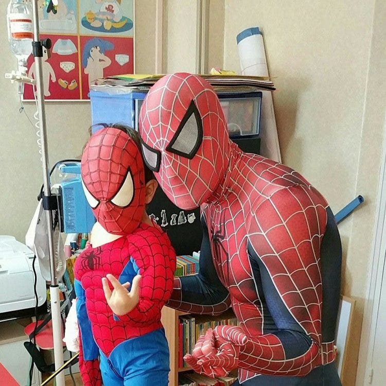 spiderman-que-visita-los-hospitales7