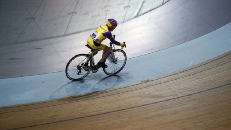 ciclista-frances-de-105-anos-rompe-record-mundial-de-hora-en-bicicleta-1