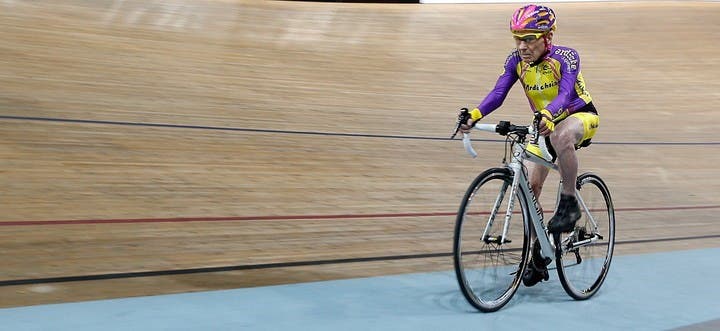 ciclista-frances-de-105-anos-rompe-record-mundial-de-hora-en-bicicleta-5