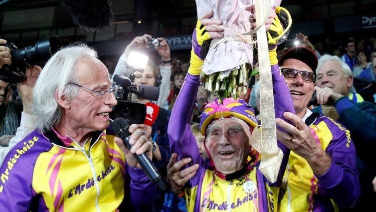 ciclista-frances-de-105-anos-rompe-record-mundial-de-hora-en-bicicleta-6