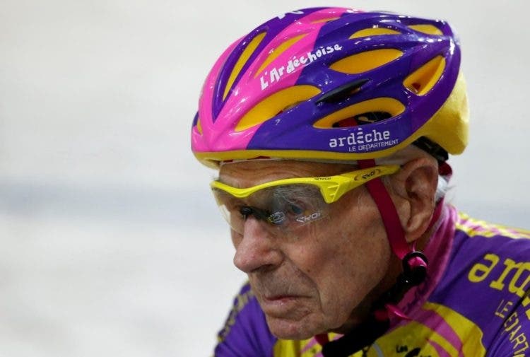 ciclista-frances-de-105-anos-rompe-record-mundial-de-hora-en-bicicleta-7
