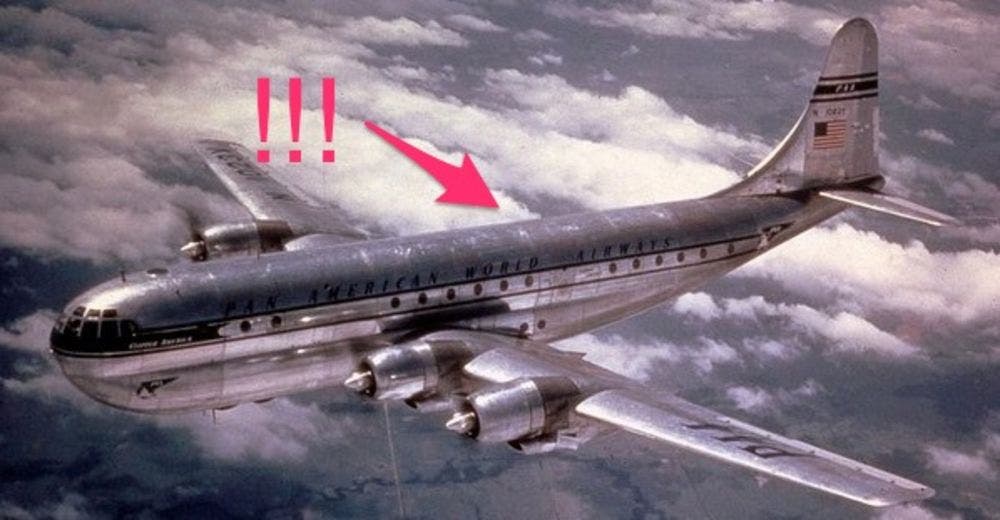 Descubre cómo viajaban en avión los bebés en los años 50