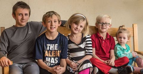 El único sueño de estos 5 hermanos huérfanos es encontrar una familia que los adopte a todos