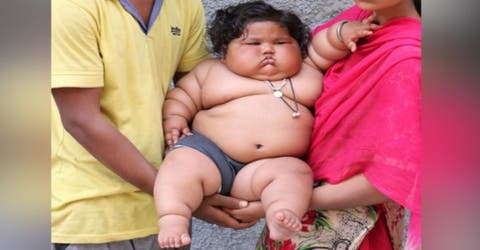 «Come como una niña de 10 años» – A los 8 meses de nacida pesa 17 kilos