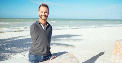 Nick Vujicic nació sin extremidades y se ha convertido en una gran inspiración para todos