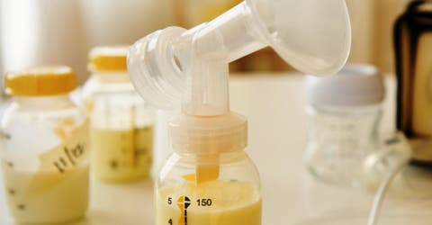 Un equipo de científicos modifica una molécula de la leche materna para curar el cáncer