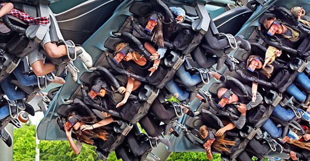 Los pasajeros de esta montaña rusa vivieron el peor momento de su vida a 25 metros de altura Los pasajeros de esta montaña rusa vivieron el peor momento de su vida a 25 metros de altura
