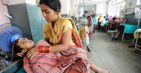 Alarmante – 13 niños mueren cada hora en la India por una enfermedad muy común