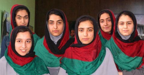 Trump rompe el sueño de 6 jóvenes expertas en robótica solamente por ser afganas