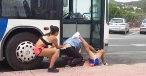La brutal agresión de dos personas contra el chófer de un autobús en Ibiza – Estremecedor