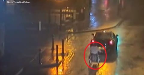 El impactante video de un joven conductor que remolcó a su amigo en silla de ruedas