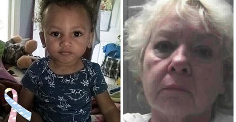 Fue acusada de asesinato tras la trágica muerte de su nieto de 20 meses mientras ella lo cuidaba
