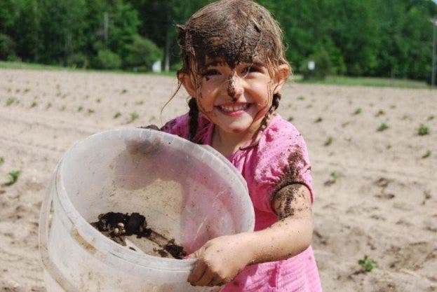 fotos prueban niñas juegan muñecas otras cosas fuertes emppowering girls empoderadas futuro capaces feministas