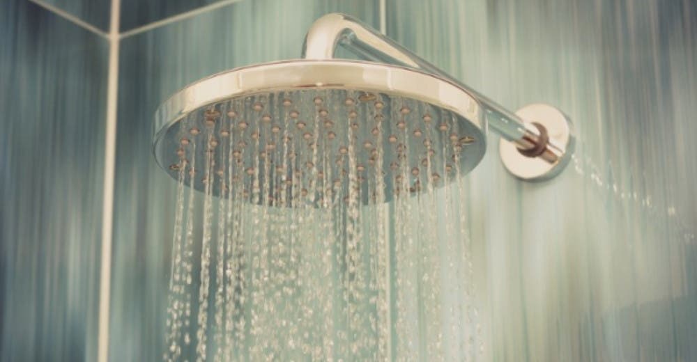 Un papá no pensó en la tragedia que causaría dejar a su pequeño en el baño para «aliviar su tos» Un papá no pensó en la tragedia que causaría dejar a su pequeño en el baño para «aliviar su tos»