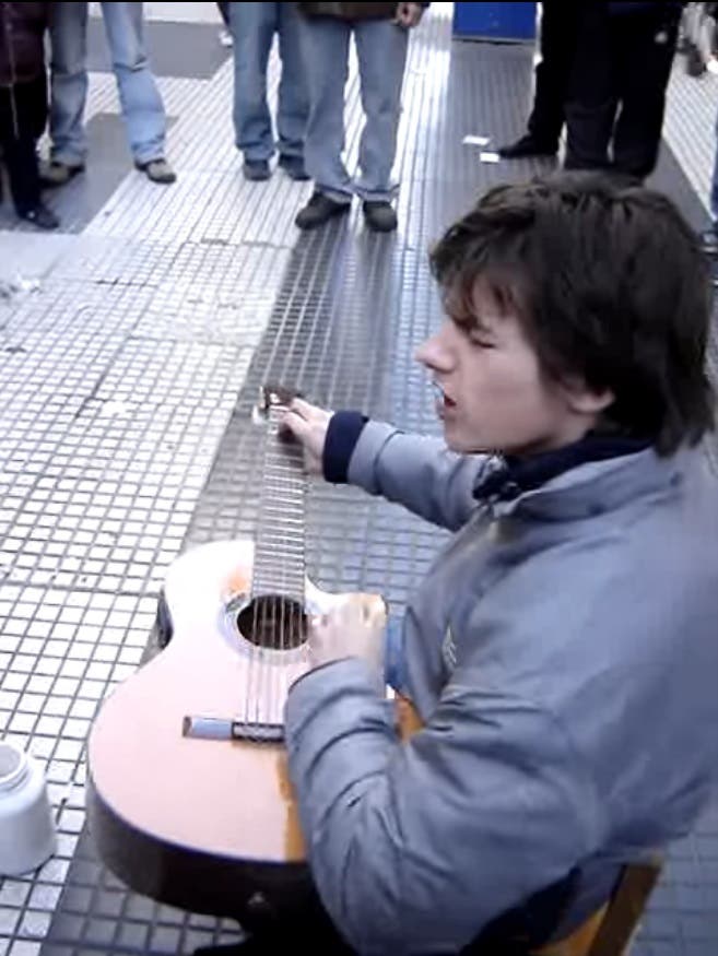  nahuel penninsi artista invidente tocaba en la calle asciende nominado grammy folk