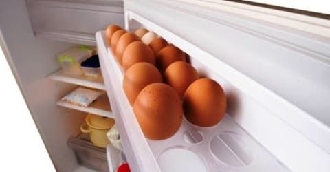 ¿Debemos almacenar los huevos dentro o fuera del refrigerador?