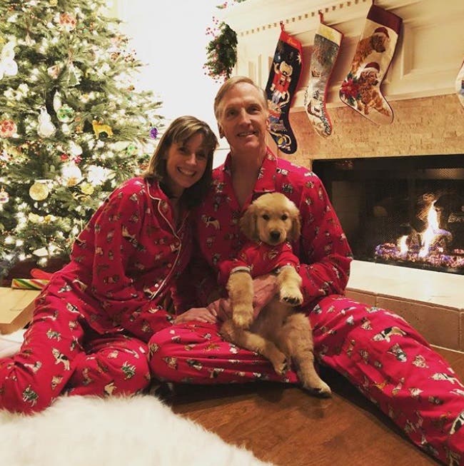 muestra de amor viral navidad Libby Buckhalter angel nieve sala instagram 