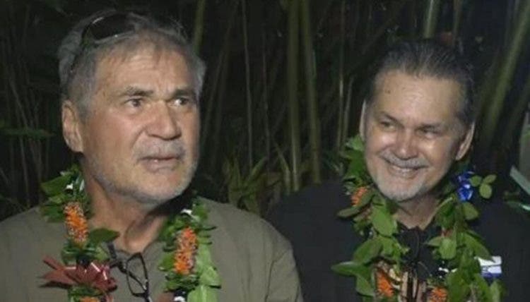 dos mejores amigos de toda la vida descubren que son hermanos biologicos hawaii eeuu Alan Robinson and Walter Macfarlane best friends biological brothers 