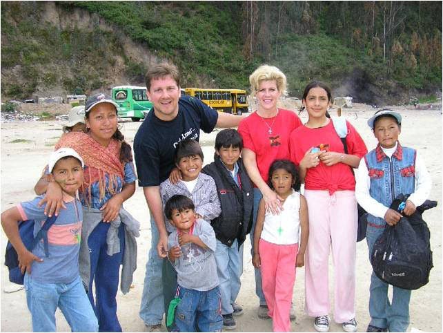  Síndrome de down bolsa de basura Eddie Ecuador Jim Rachel Van Eerden adopcion 