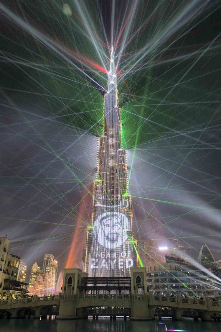 dubai laser show año nuevo 2018 light up record guinness burj khalifa