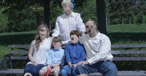 Una fotógrafa «profesional» les hizo una sesión de fotos familiar y el resultado se hizo viral