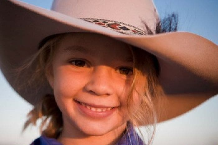 muerte de niña en australia dolly everett campaña contra el bullying psicologos expertos edad ideal niños ingresen usen asegura que las redes sociales deben ser para mayores de 12 años responsabilidad de los padres dead suicide tragic bullies