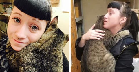 Una mujer va sólo de visita a un refugio, y casi rompe a llorar la reacción de este gato