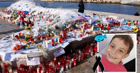 Almería se inunda de emotivos homenajes en honor a la memoria de Gabriel Cruz, «el pescaíto»