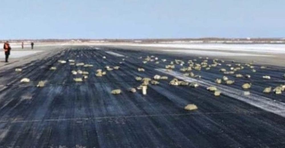 Un avión deja caer más de 300 millones en lingotes de oro y diamantes Un avión deja caer más de 300 millones en lingotes de oro y diamantes