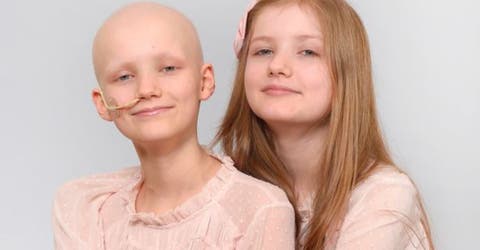 Una niña percibe la terrible enfermedad de su hermana melliza meses antes de ser diagnosticada