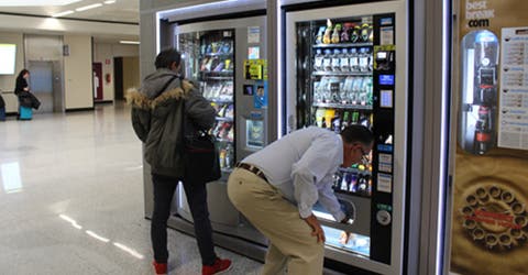 Por fin regulan el abusivo precio de las botellas de agua en los aeropuertos de España