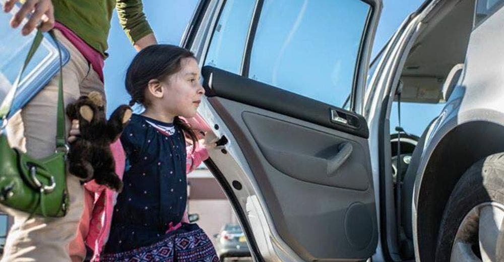 El horror que vivió una madre después que se robaran su auto con su hija de 3 años dentro