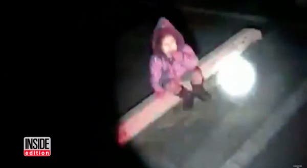 nina secuestrada estacionamiento robo carro madre aterrorizada terror horror encontrada policia medio noche congelada alegria esperanza final feliz 