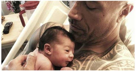 Dwayne Johnson «The Rock», anuncia con un emotivo mensaje el nacimiento de su nueva hija