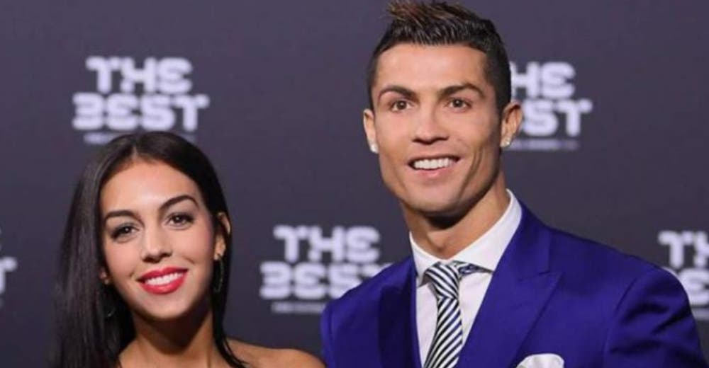 Sale a la luz una fotografía que revelaría la inminente boda de Cristiano y Georgina Sale a la luz una fotografía que revelaría la inminente boda de Cristiano y Georgina