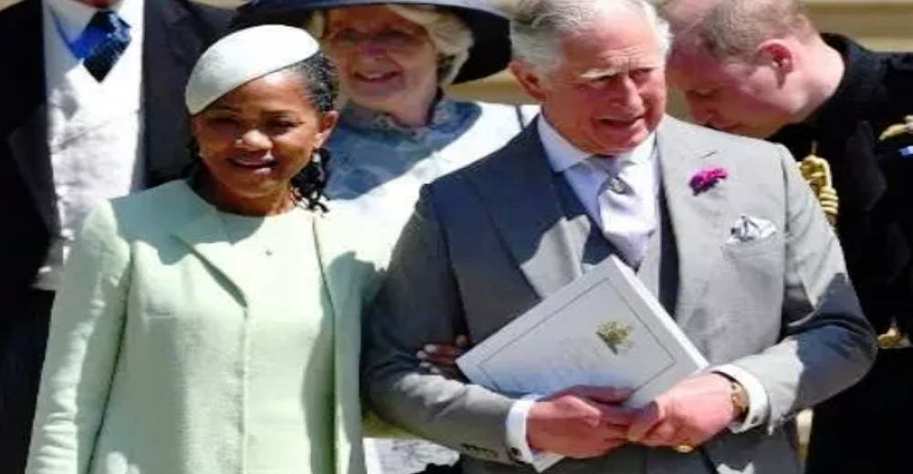 El momento en que el Príncipe Carlos hizo sentir a la madre de Meghan como parte de la familia El momento en que el Príncipe Carlos hizo sentir a la madre de Meghan como parte de la familia