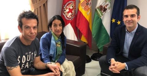 Los padres de Gabriel hablan con el alcalde de Almería sobre un homenaje para el «pescaíto»