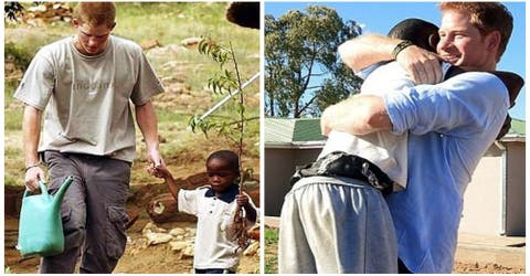 Harry invita a su boda a un gran amigo, un africano huérfano… Y le hace un regalo especial