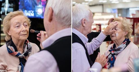 Un anciano de 84 años aprende a maquillar a su esposa antes de que ella quede ciega