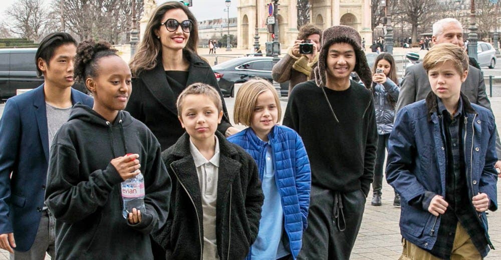 Sorprenden a Angelina Jolie celebrando su cumpleaños y la definen como «la mejor mamá del mundo» Sorprenden a Angelina Jolie celebrando su cumpleaños y la definen como «la mejor mamá del mundo»