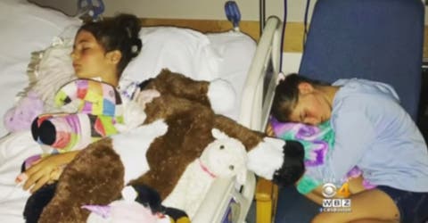 Una niña es operada de corazón abierto y su mejor amiga se niega a apartarse de su lado