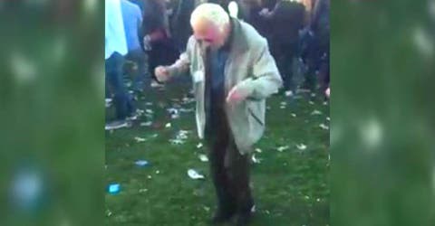 Un anciano de 83 años desconcierta a los presentes en un festival de música electrónica