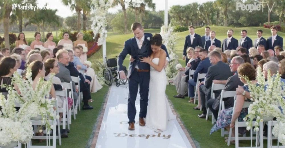 Un parapléjico consigue caminar el día de su boda ante la incredulidad de los invitados Un parapléjico consigue caminar el día de su boda ante la incredulidad de los invitados