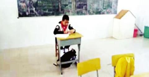 Lo sientan aislado en clase para que no contagie a sus compañeros en China
