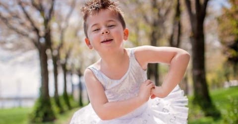 «No es gay, le gusta usar vestidos” – El polémico testimonio de la madre de un niño de 5 años