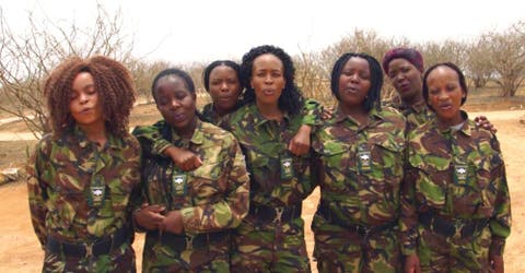 Las heróicas mujeres que se han unido para enfrentar cuerpo a cuerpo a los cazadores furtivos